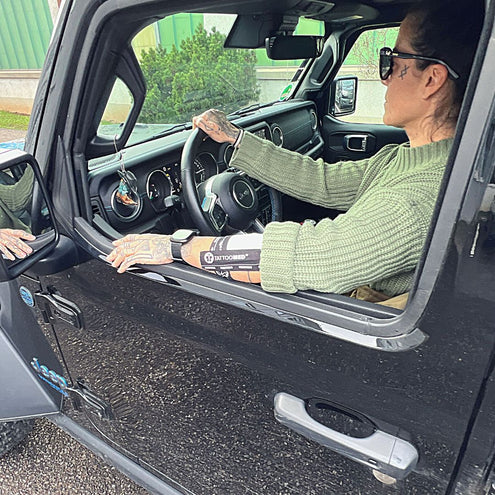 TattooMed Black Tape und Absorber in Anwendung